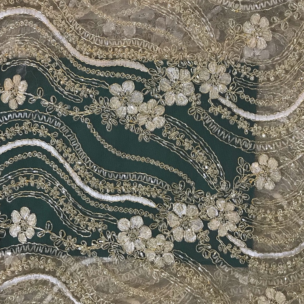 Lace - Picture 7 of 8